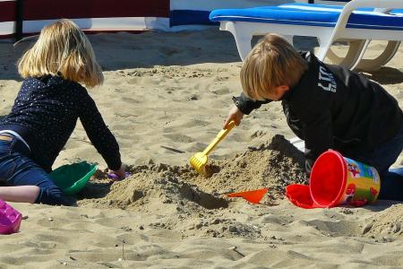 children-playing-329234_1920.jpg