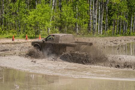 mud-bog-2358845_1920.jpg