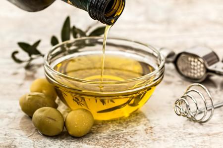 olive-oil-g0a2d4922a_1920.jpg