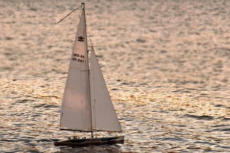 sailboat-g5be8876d9_1920.jpg