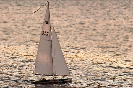 sailboat-gf698f7ed9_1920.jpg