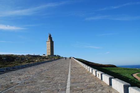 the-tower-of-hercules-gcdeec41a5_1920.jpg