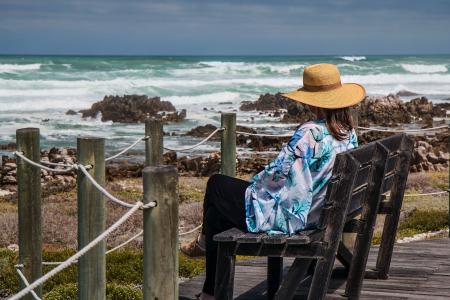 woman-sitting-1232880_1920.jpg