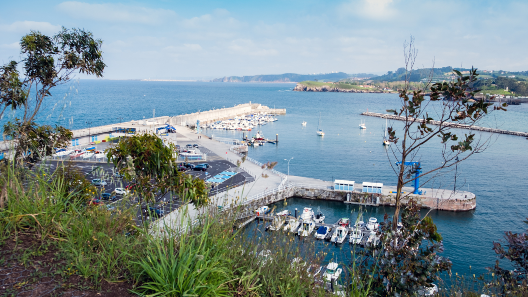 Muelle para embarcaciones en Asturias