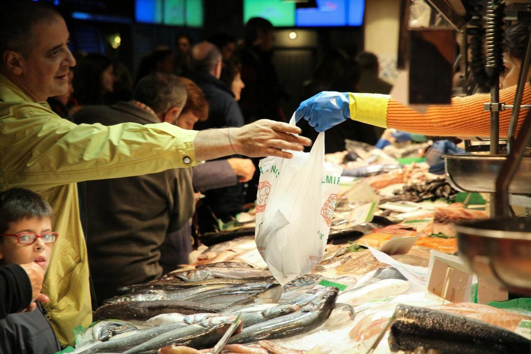 fish-market-g953c2afd5_1920.jpg