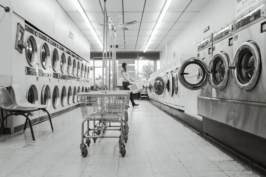 laundry-saloon-gdfd109072_1920.jpg